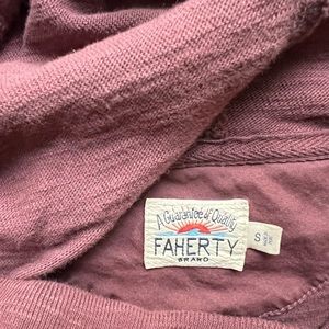 Faherty light sweatshirt